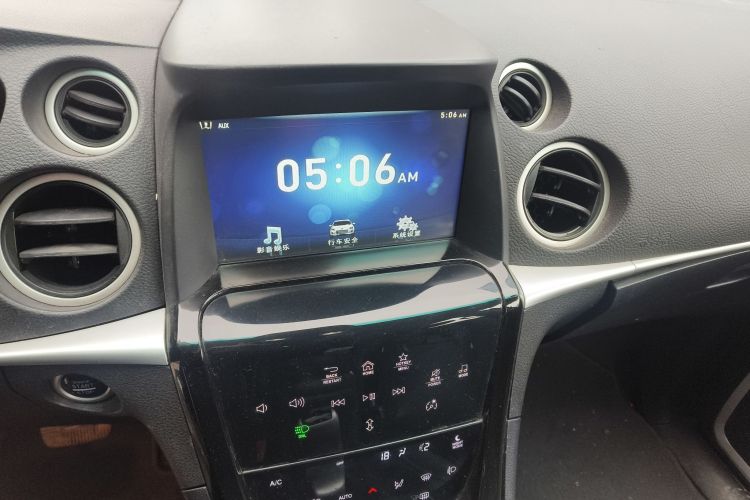 纳智捷 大7 SUV 2015款 2.2T 两驱智尊型中控内饰16