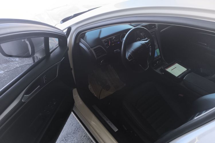 福特 蒙迪欧 2020款 EcoBoost 180 时尚型中控内饰20