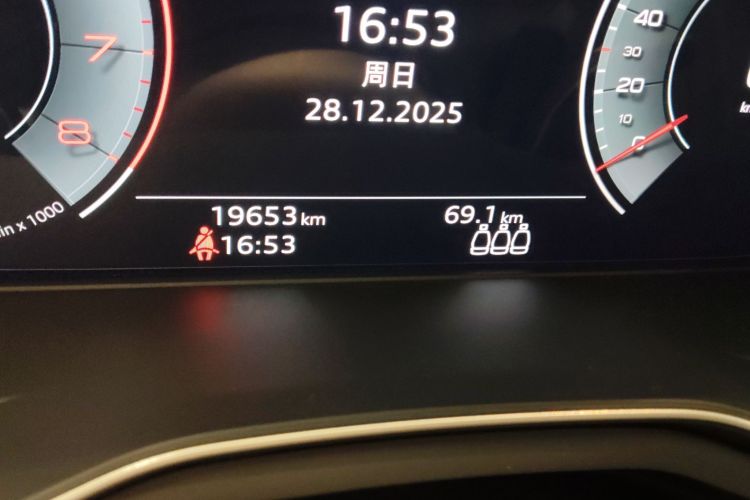 奥迪A4L 2023款 40 TFSI 时尚动感型中控内饰15