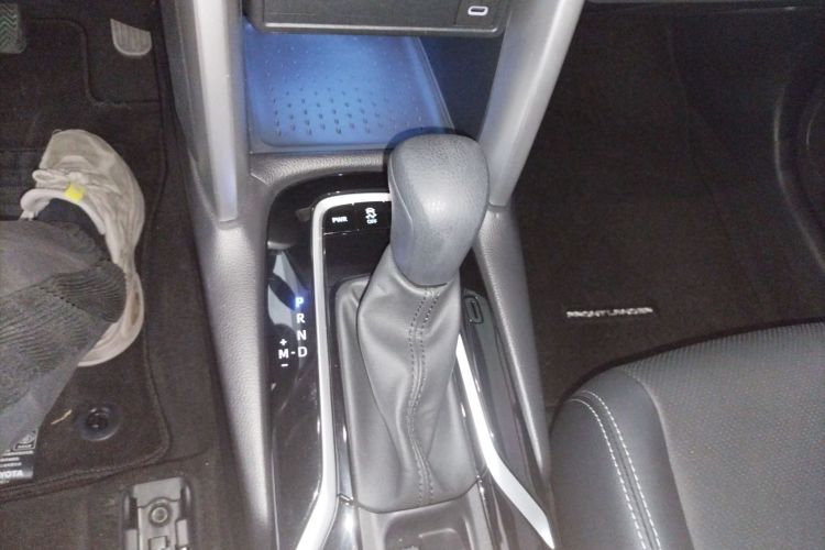 丰田 锋兰达 2023款 2.0L CVT豪华版中控内饰18