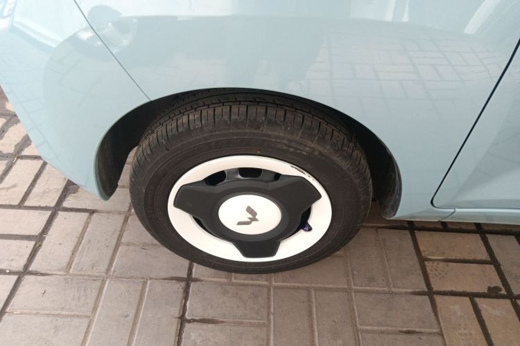 五菱汽车 宏光MINIEV 2022款 轻松款 磷酸铁锂车身外观35