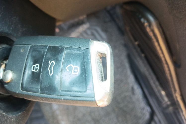 大众 高尔夫 2019款 1.6L 自动舒适型 国V中控内饰7001