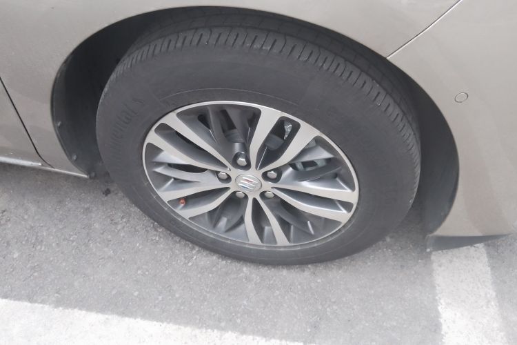 别克GL8 2023款 ES陆尊 尊享型车身外观10