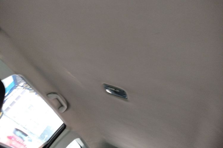 哈弗H6 2013款 升级版 2.4L 自动两驱精英型局部细节22