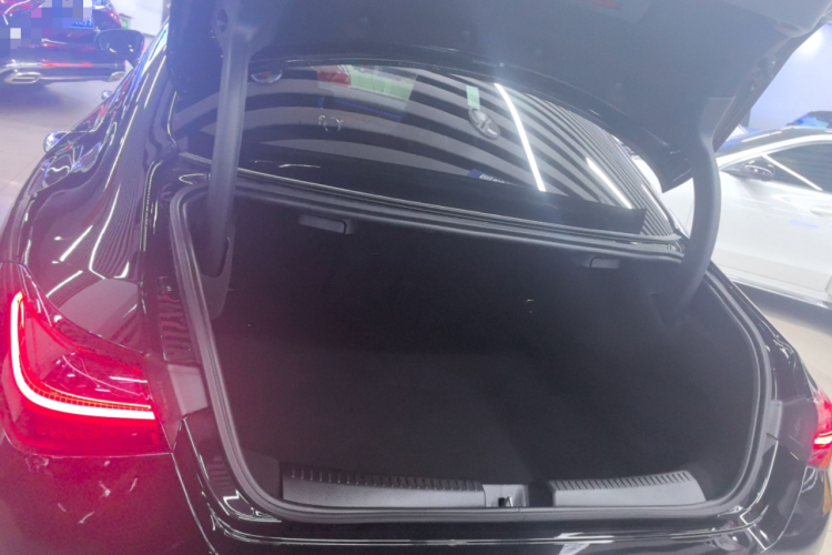 奔驰CLA AMG 2026款 AMG CLA 35 4MATIC机舱底盘23