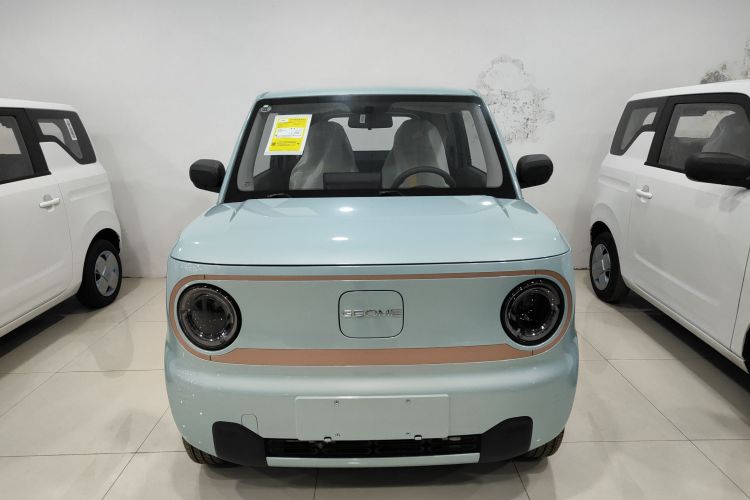 吉利银河 2024款 熊猫mini 200km 耐力熊车身外观2