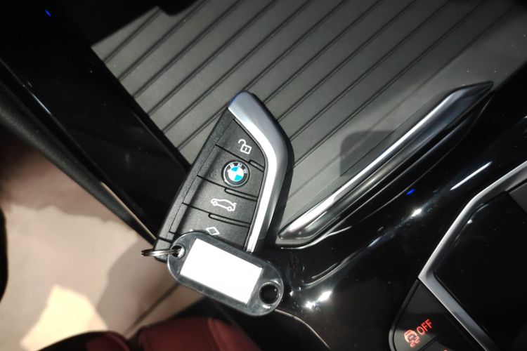 宝马X3 2023款 改款 xDrive30i 领先型 M曜夜套装中控内饰11