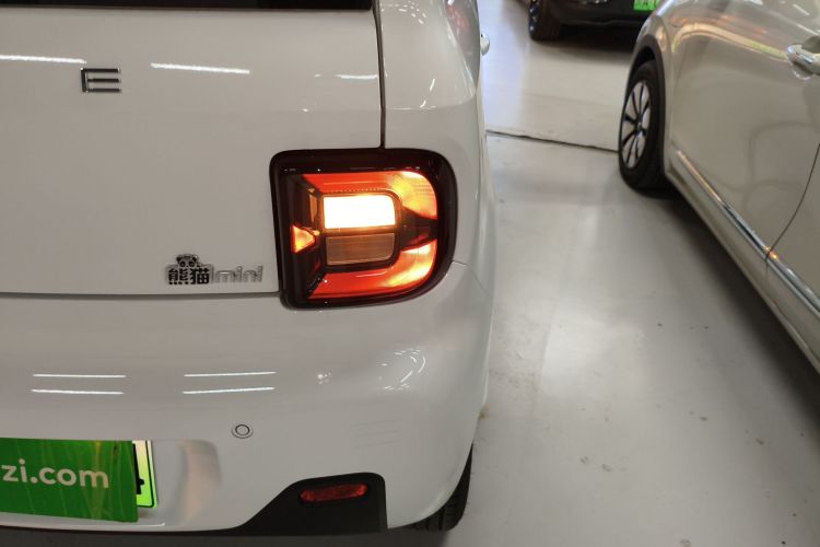 吉利银河 2024款 熊猫mini 200km 耐力熊车身外观9