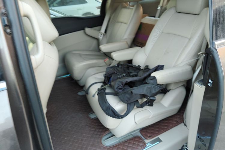 别克GL8 2014款 3.0L XT豪华商务旗舰版中控内饰7004