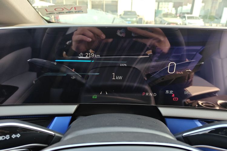 凯迪拉克 IQ傲歌 2024款 标准续航版中控内饰14