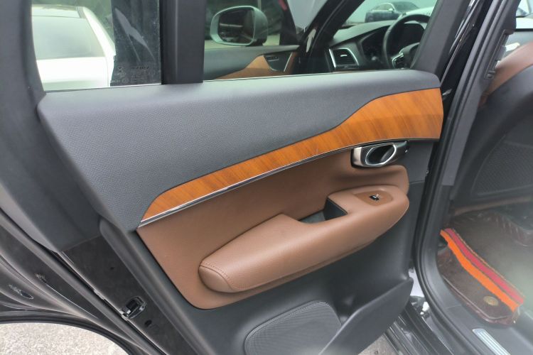 沃尔沃XC90 2022款 B5 智行豪华版 5座中控内饰7008