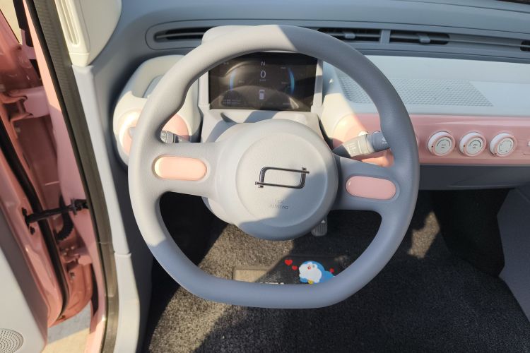 奔腾小马 2025款 222km 灵动马中控内饰13