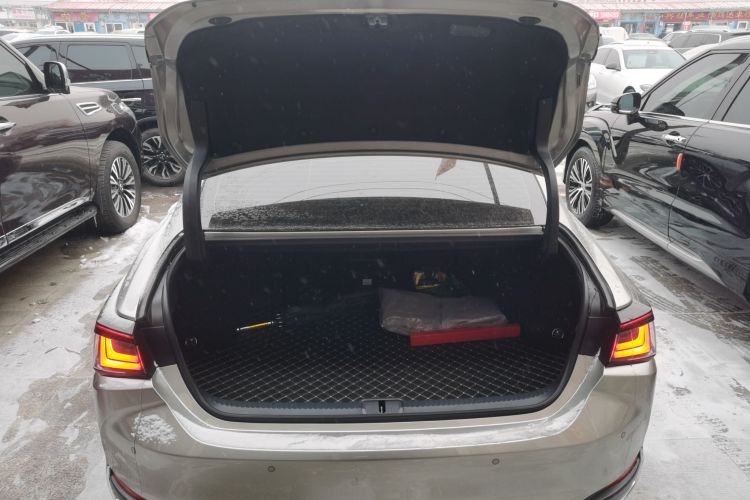 雷克萨斯ES 2025款 300h 臻享版机舱底盘23