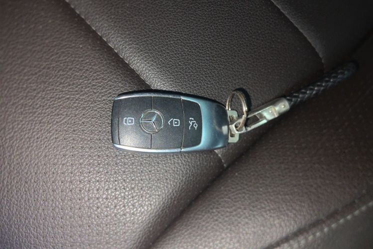 奔驰GLE 2020款 GLE 350 4MATIC 动感型中控内饰7001