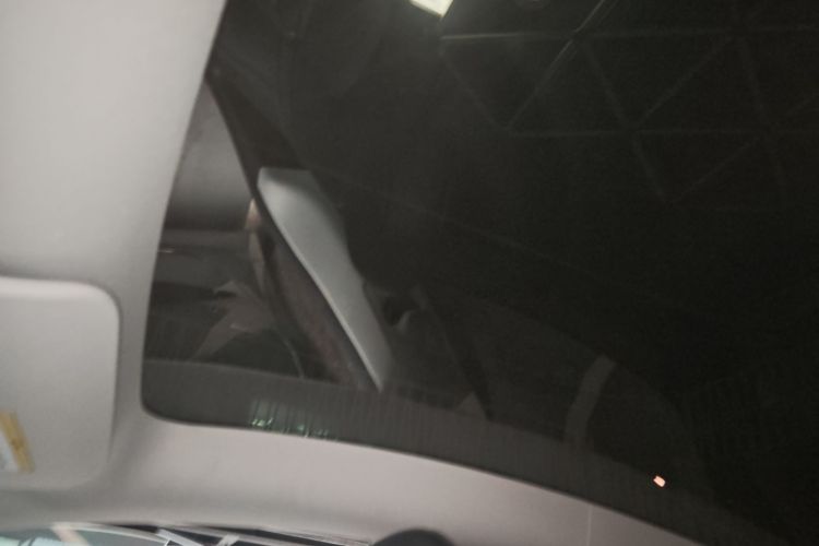 特斯拉 Model Y 2022款 改款 后轮驱动版中控内饰22