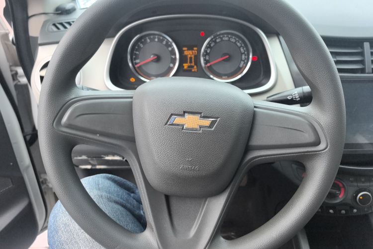 雪佛兰 2015款 赛欧3 1.5L 手动理想天窗版中控内饰13