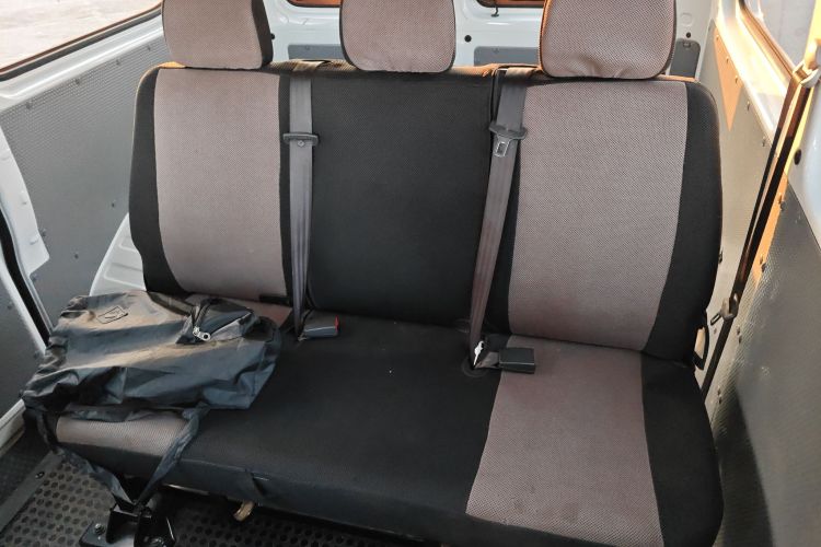 上汽大通MAXUS 新途V80 2021款 2.0T AMT经典傲运通短轴中顶5/6座中控内饰21