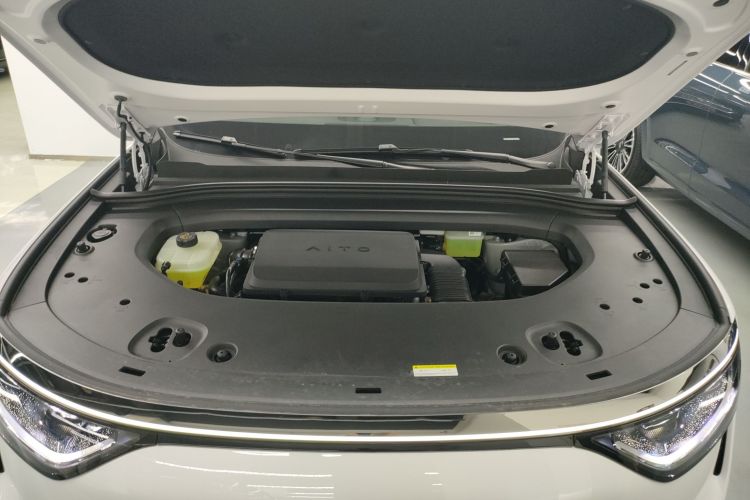 鸿蒙智行 问界M8 2025款 增程 Ultra版 53.4kWh 5座版局部细节24