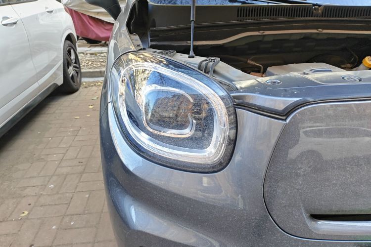 零跑汽车 零跑T03 2022款 星钻版车身外观8