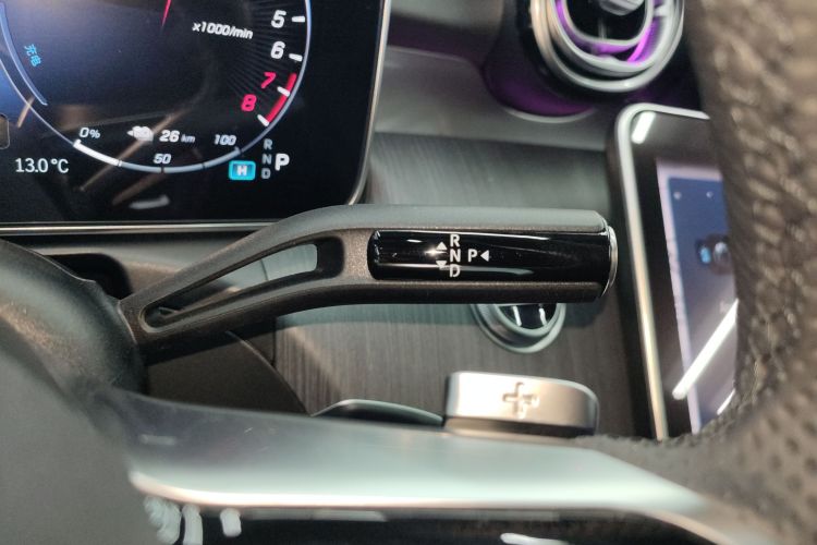 奔驰C级新能源 2023款 C 350 eL中控内饰18