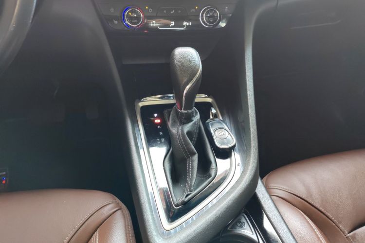 别克GL6 2019款 18T 6座互联豪华型 国V中控内饰18