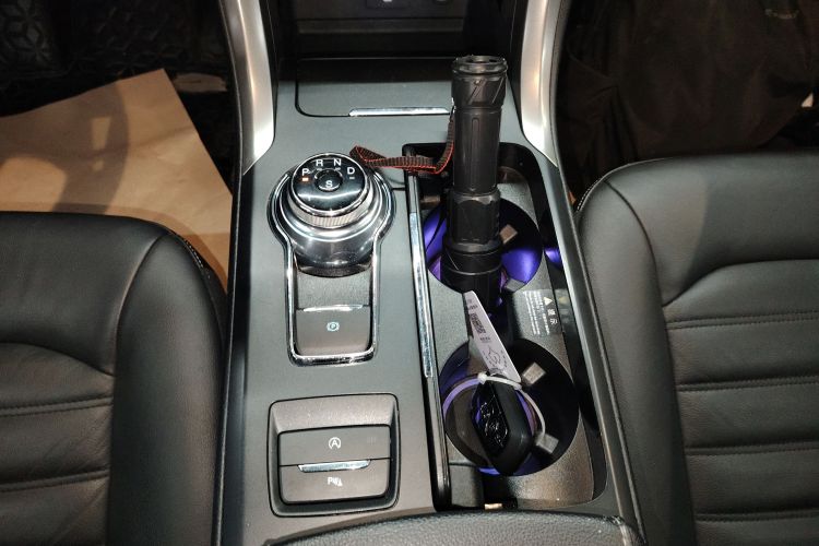 福特 蒙迪欧 2017款 改款 EcoBoost 180 豪华型中控内饰18