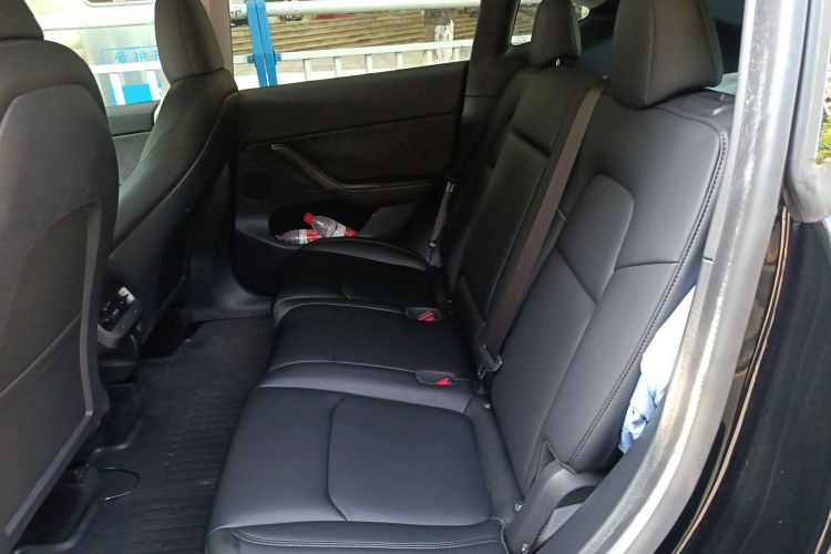 特斯拉 Model Y 2022款 改款 后轮驱动版中控内饰7004