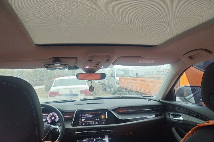 奥迪Q6 2024款 40 TFSI quattro 观云型 羽林套装 7座中控内饰22