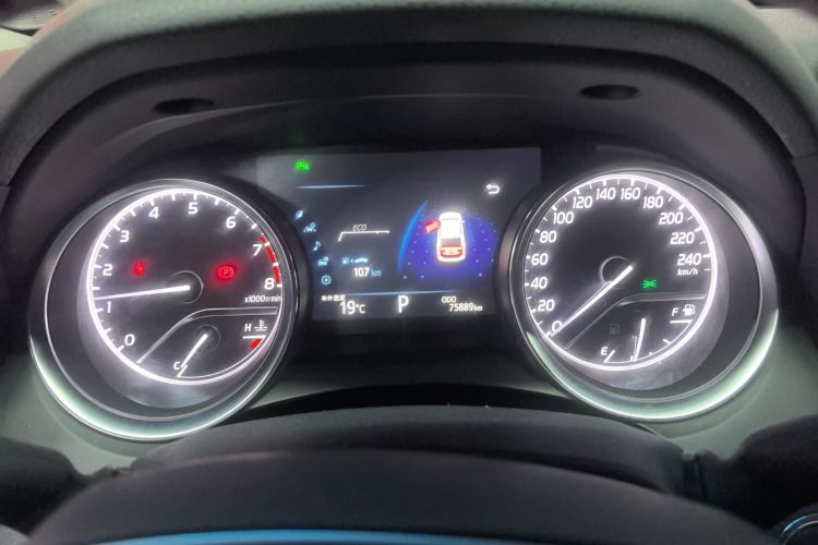 丰田 凯美瑞 2018款 2.0G 豪华版局部细节14