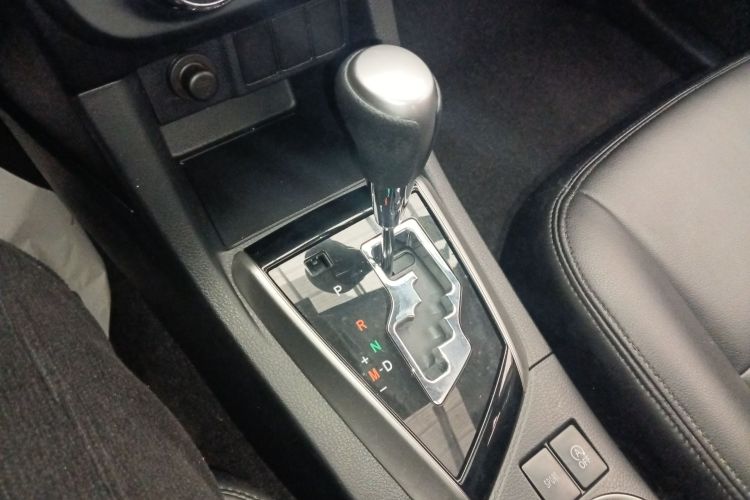 丰田 雷凌 2017款 1.2T G CVT精英版中控内饰18