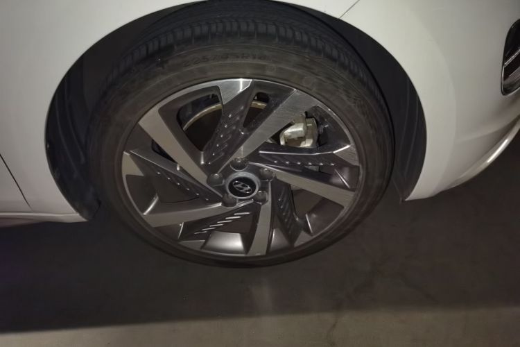 现代 名图 2021款 270TGDi DCT TOP旗舰版车身外观10