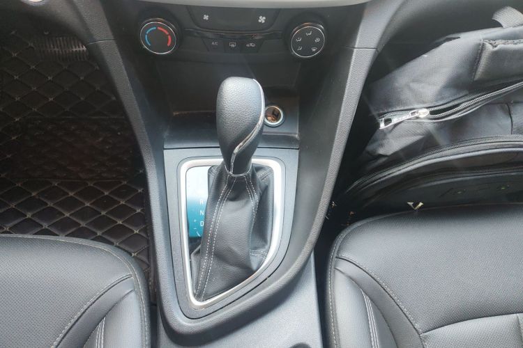 别克 英朗 2021款 改款 1.3T 自动轻混动精英型中控内饰18