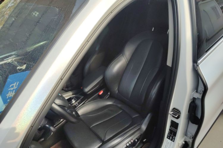 宝马X1 2018款 xDrive20Li 尊享型中控内饰19