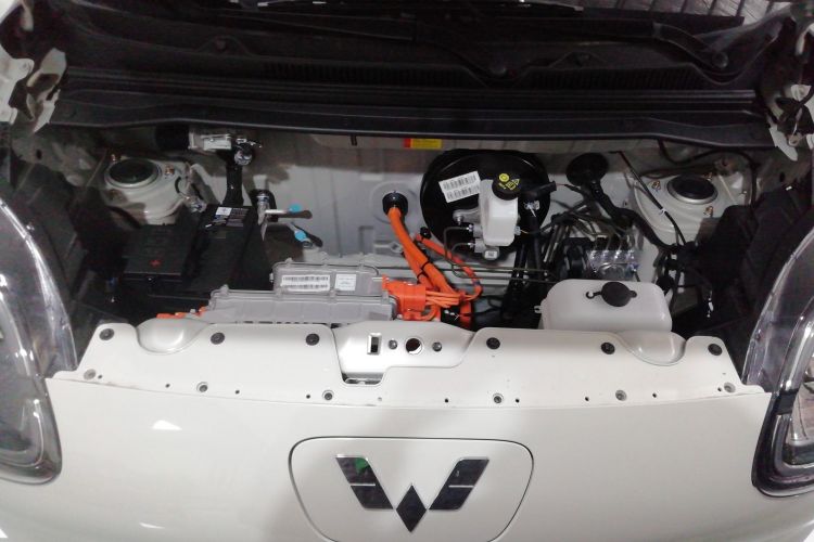 五菱汽车 宏光MINIEV 2025款 四门版 进阶款机舱底盘24