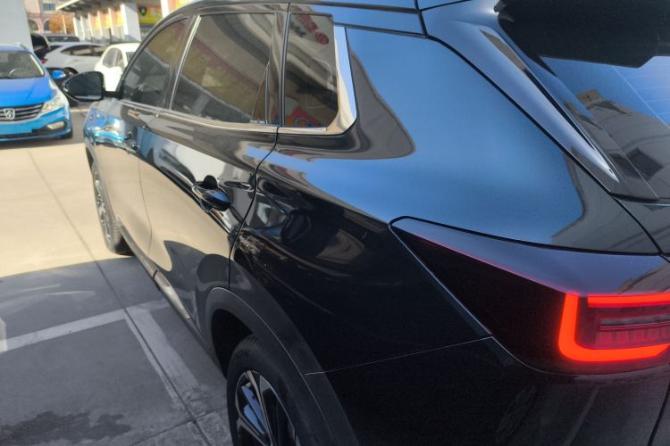 东风风神 皓极 2022款 马赫双擎 1.5T MHD 敢梦版车身外观4