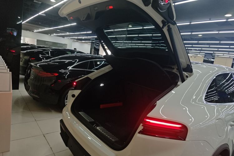 保时捷 Macan新能源 2024款 Macan 长续航版机舱底盘23