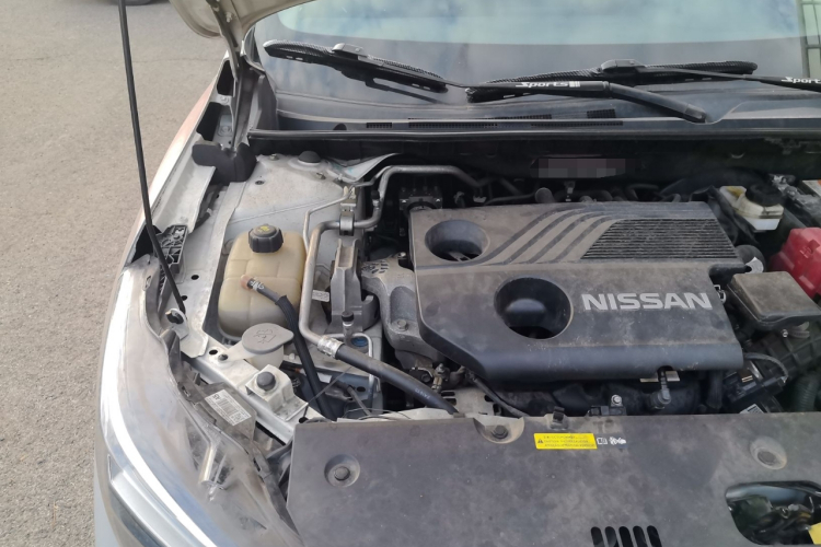 日产 轩逸 2021款 1.6L XL CVT悦享版机舱底盘25