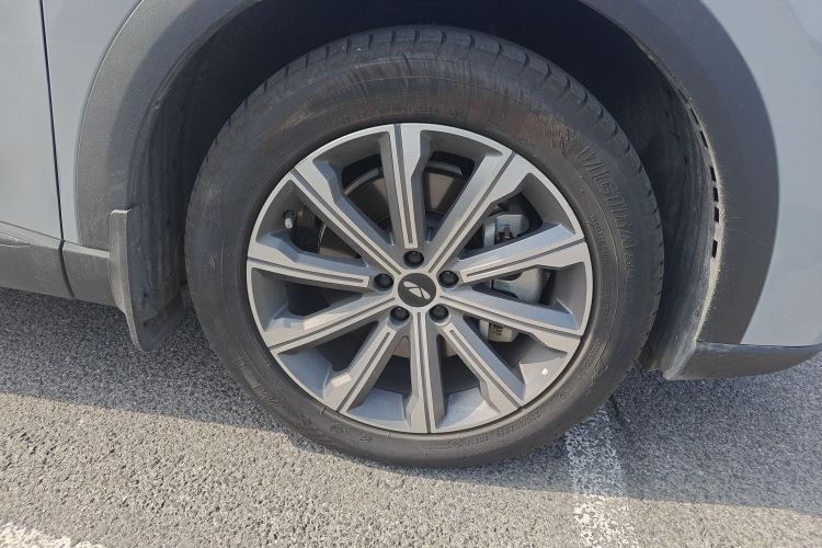 奇瑞 风云T9 2025款 120 长续航版尊荣型 7座 磷酸铁锂车身外观10