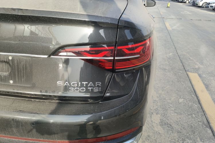 大众 速腾 2023款 300TSI DSG超越版车身外观9