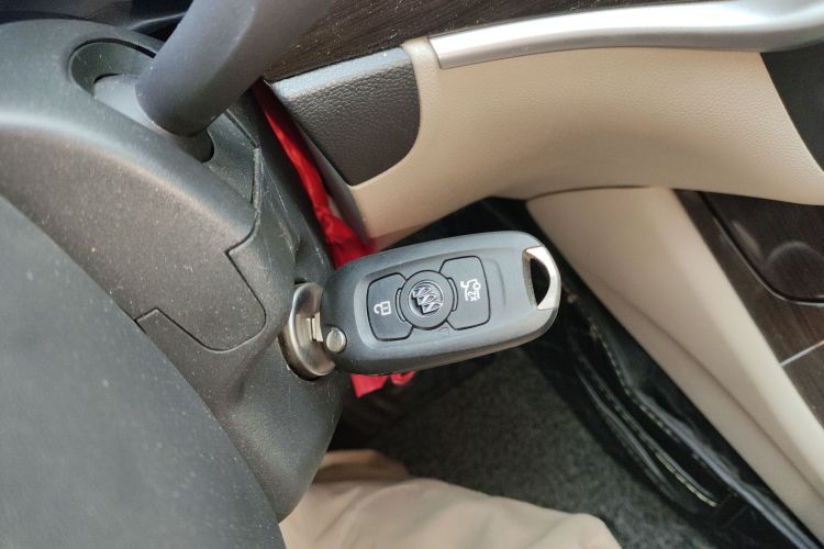 别克 威朗 2018款 三厢 15S 自动领先型中控内饰7001