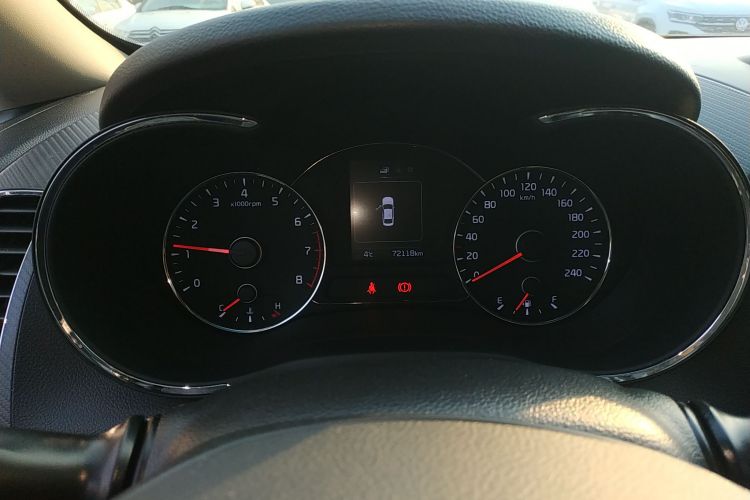 起亚K3 2016款 1.6L 手动GLS中控内饰14