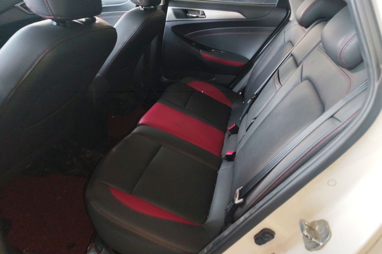 长安 逸动 2016款 XT 1.6L 自动俊酷型中控内饰21