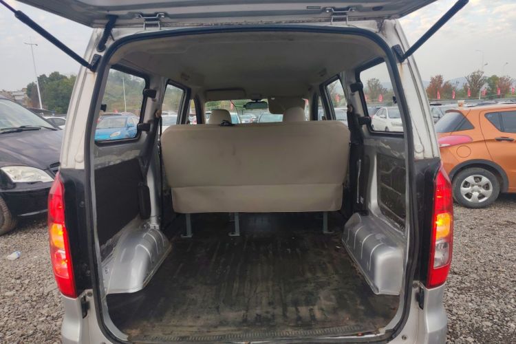 五菱汽车 五菱宏光V 2021款 1.5L劲取版LAR机舱底盘23