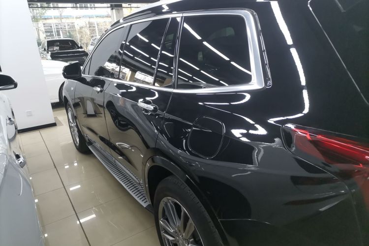 凯迪拉克XT6 2021款 2.0T 六座两驱豪华型车身外观4