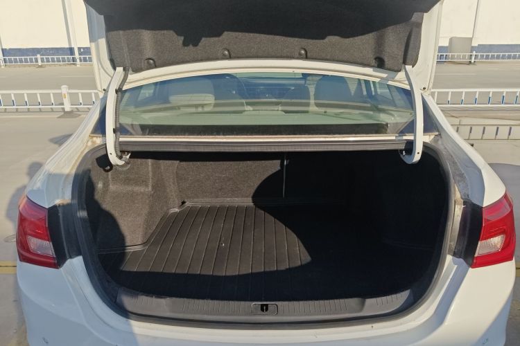 别克 英朗 2015款 15N 手动精英型局部细节23