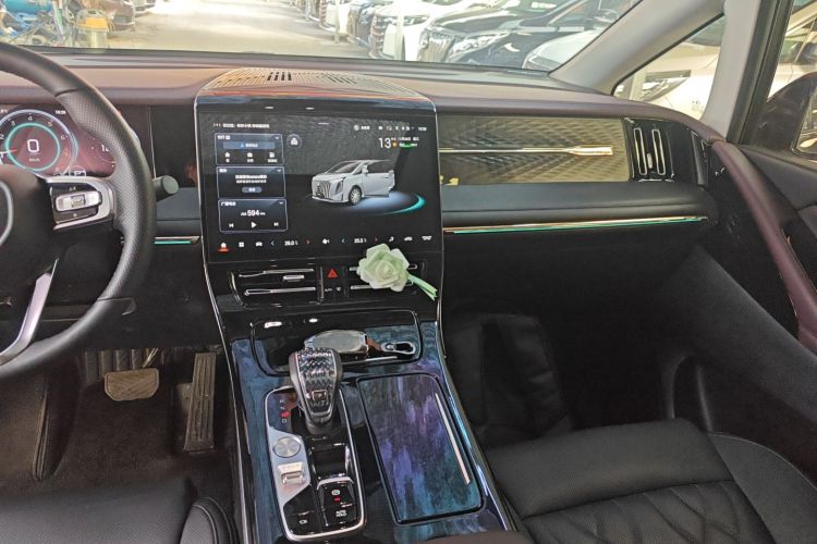 广汽传祺 传祺M8 2024款 大师系列 400T 至尊版中控内饰16