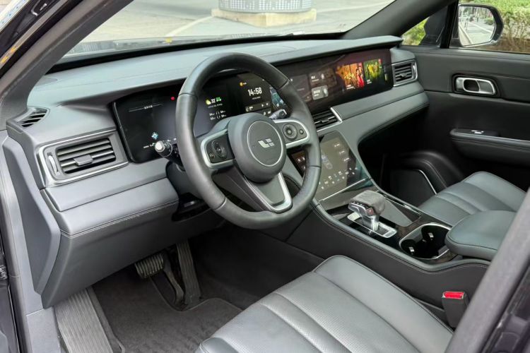 理想汽车 理想ONE 2020款 增程6座版中控内饰20