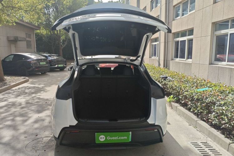 特斯拉 Model Y 2025款 后轮驱动版机舱底盘23