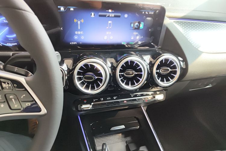 奔驰EQA 2025款 EQA 260中控内饰16