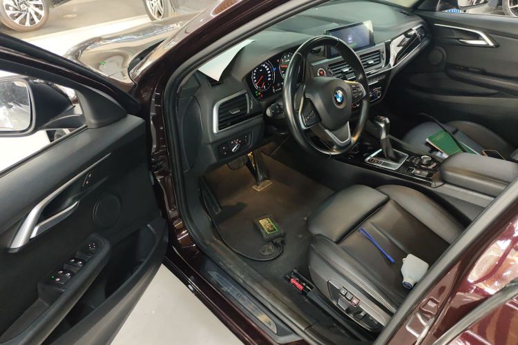 宝马1系 2018款 118i 运动型中控内饰7003